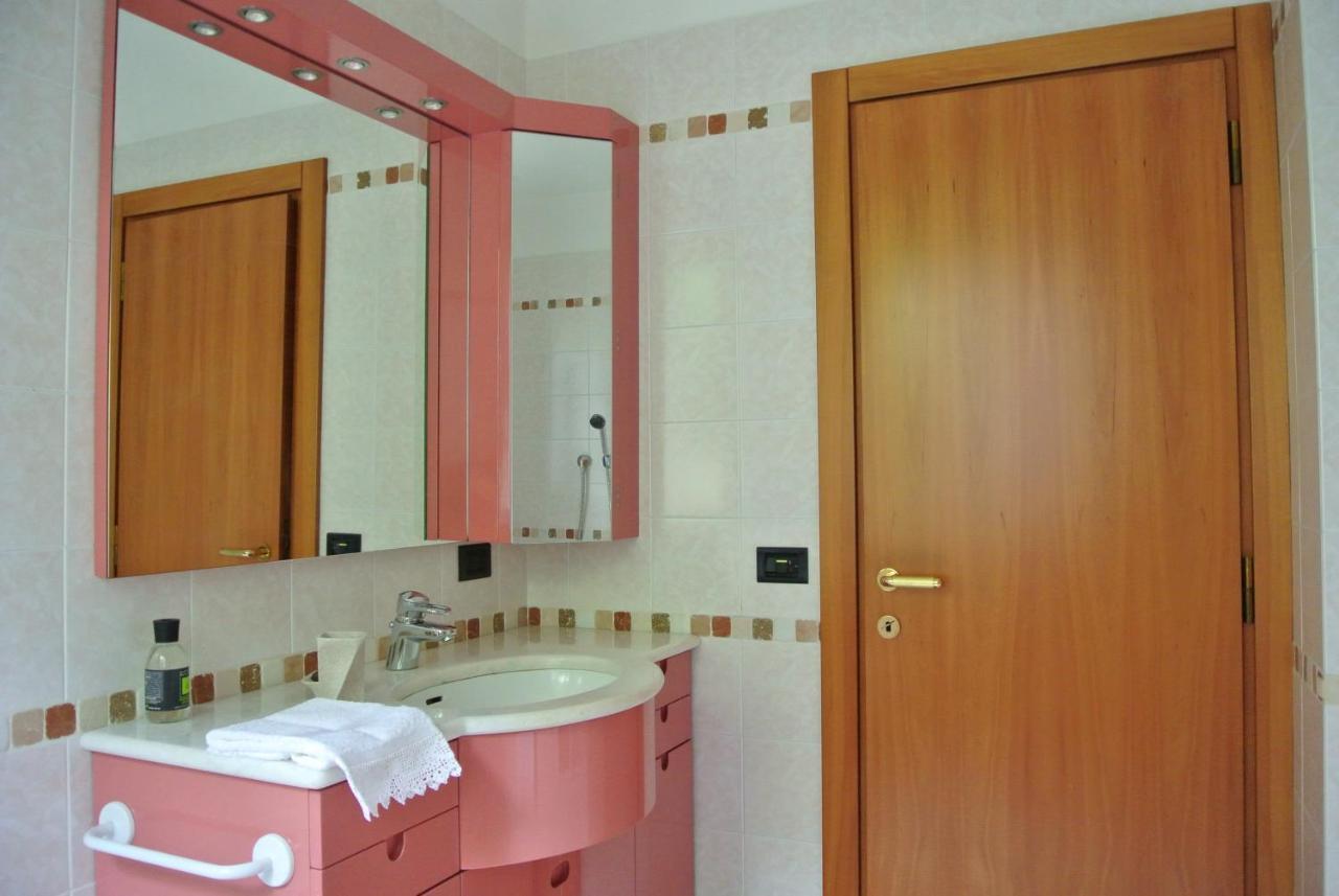 B&B Sari Como Bagian luar foto